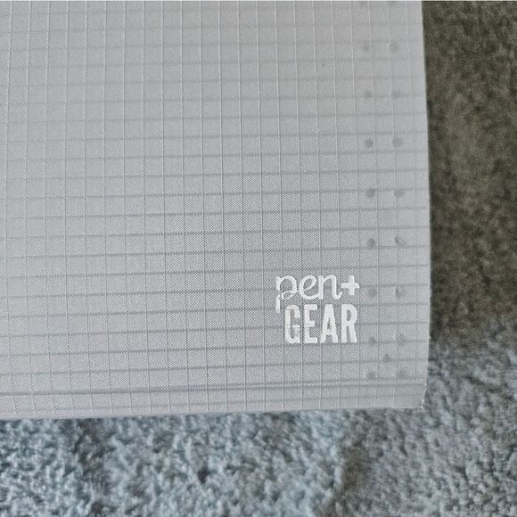 Pen and Gear plastic folder - Picture 2 of 6